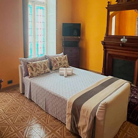 Acadamis -Il Rifugio Dei Mercanti- Piazza Castello Turyn Zewnętrze zdjęcie